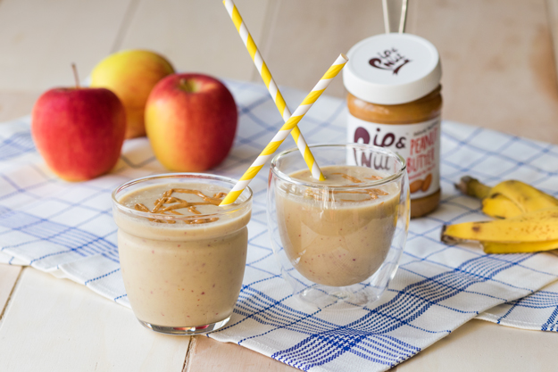 APPLE-PEANUT BUTTER SMOOTHIE