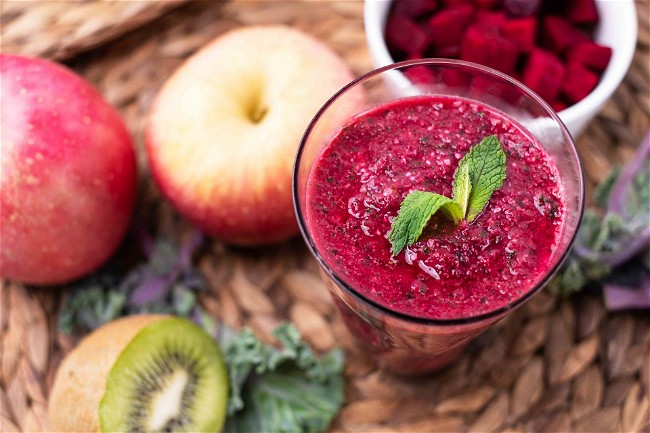 KIWI APPLE BEETROOT SMOOTHIE