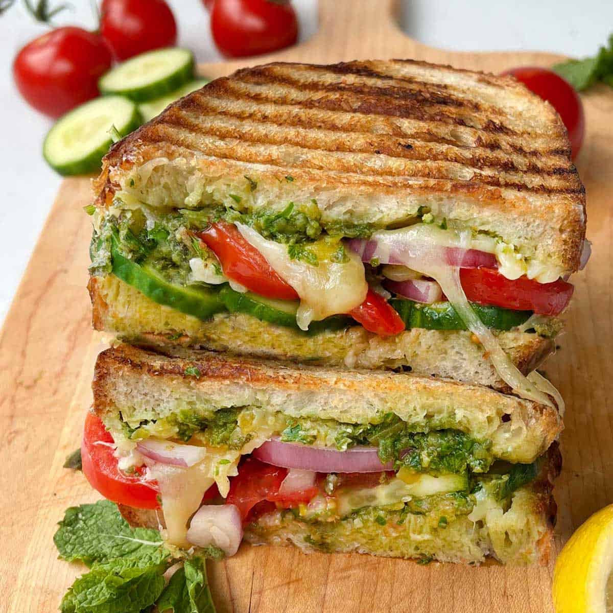SOURDOUGH VEGETABLE SANDWICH