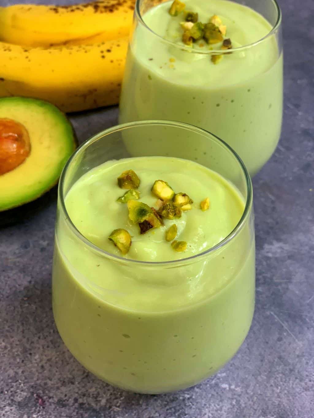 AVOCADO NUTS WHEY SMOOTHIE